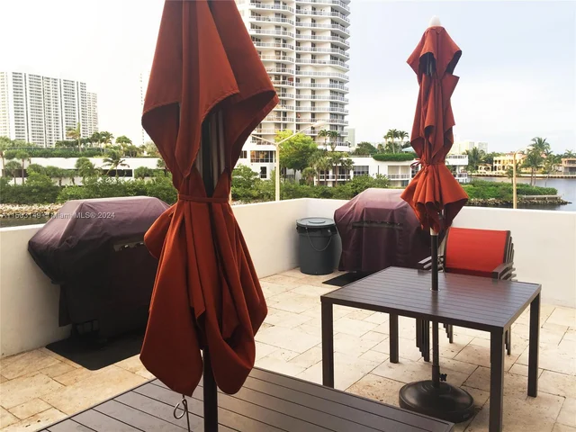 20505 E COUNTRY CLUB DR. # 339, Aventura FL 33180