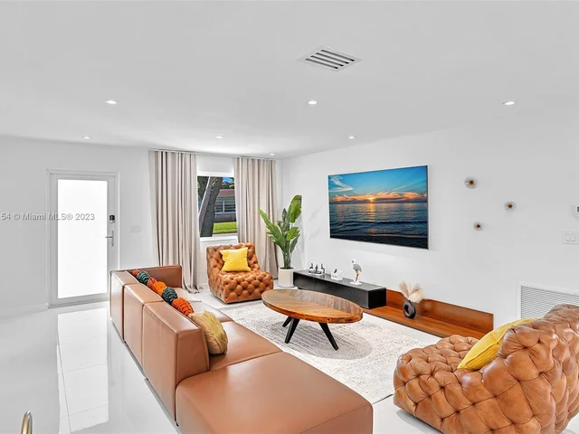 5005 Johnson St, Hollywood FL 33021