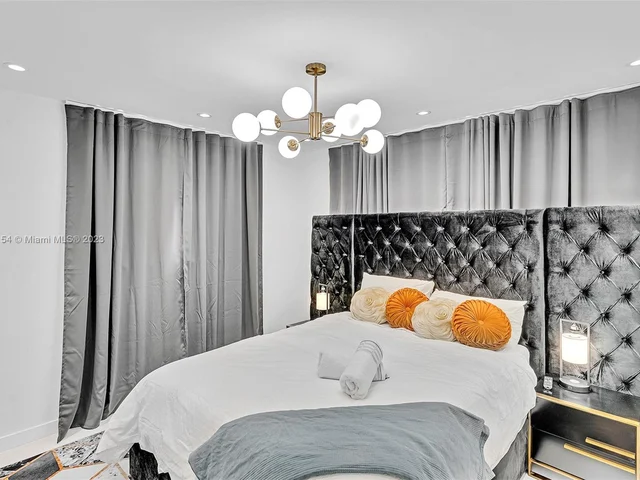 5005 Johnson St, Hollywood FL 33021