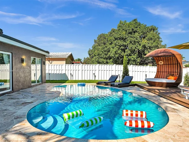 5005 Johnson St, Hollywood FL 33021