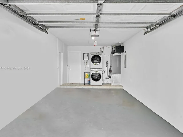 5005 Johnson St, Hollywood FL 33021