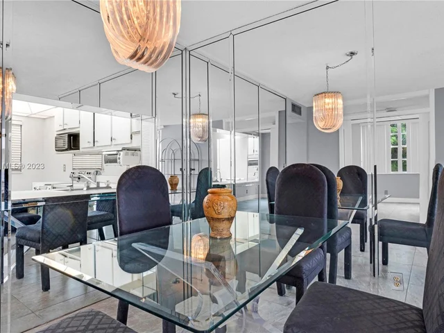 9420 Poinciana Pl # 317, Davie FL 33324