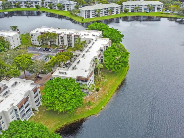 9420 Poinciana Pl # 317, Davie FL 33324