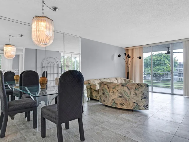 9420 Poinciana Pl # 317, Davie FL 33324