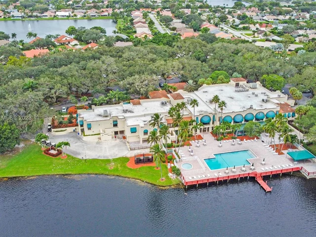 9420 Poinciana Pl # 317, Davie FL 33324