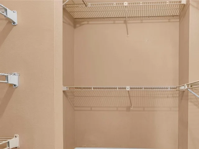 9420 Poinciana Pl # 317, Davie FL 33324