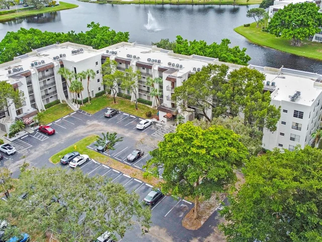 9420 Poinciana Pl # 317, Davie FL 33324