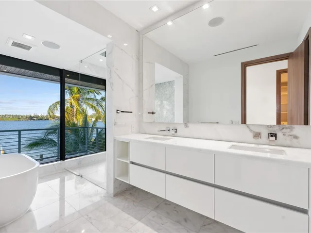 1311 Stillwater Dr, Miami Beach FL 33141