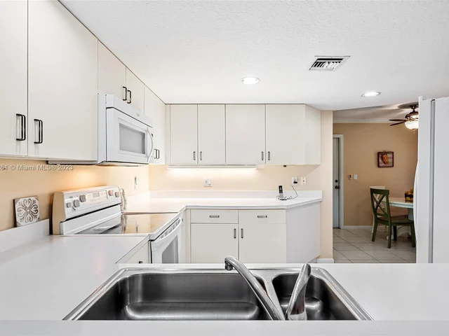 12528 Crystal Pointe Dr # 102, Boynton Beach FL 33437