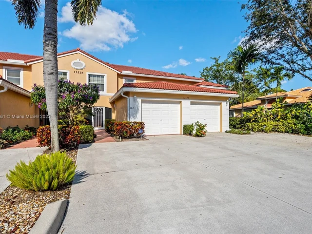 12528 Crystal Pointe Dr # 102, Boynton Beach FL 33437