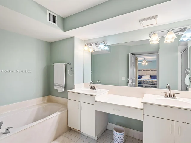 12528 Crystal Pointe Dr # 102, Boynton Beach FL 33437