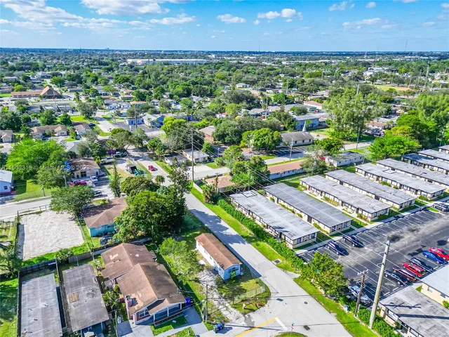 1430 NW 7th St, Fort Lauderdale FL 33311