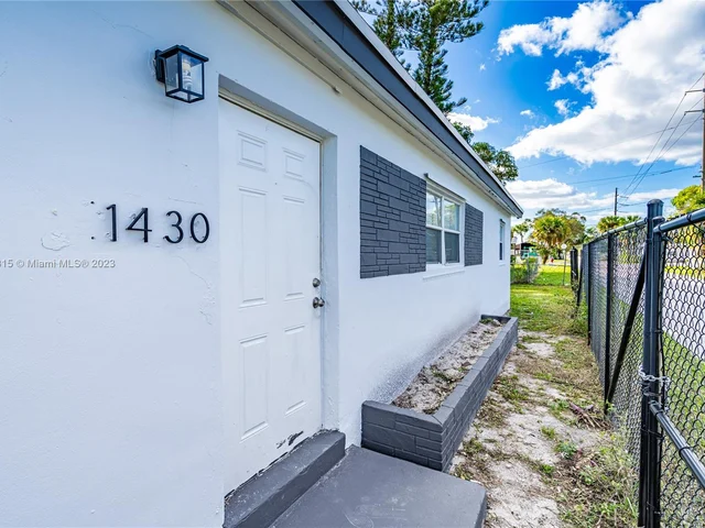 1430 NW 7th St, Fort Lauderdale FL 33311