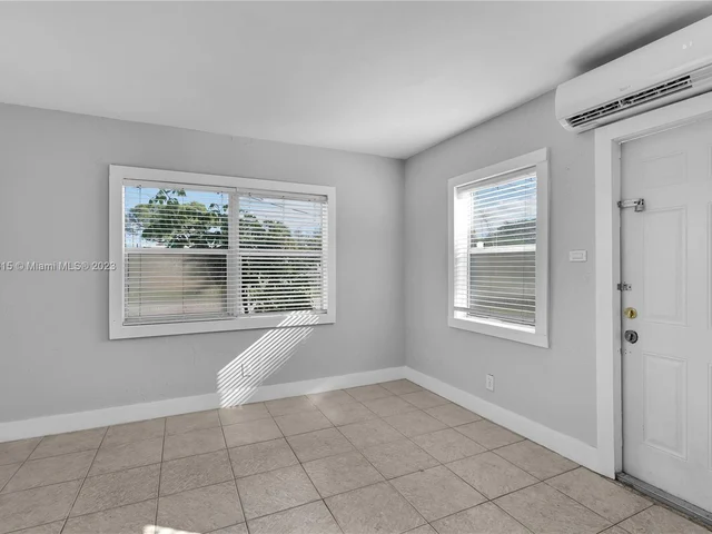 1430 NW 7th St, Fort Lauderdale FL 33311
