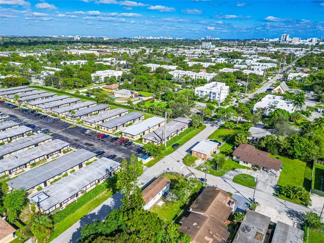 1430 NW 7th St, Fort Lauderdale FL 33311