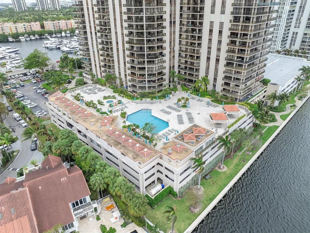 19667 Turnberry Way # 3E, Aventura FL 33180