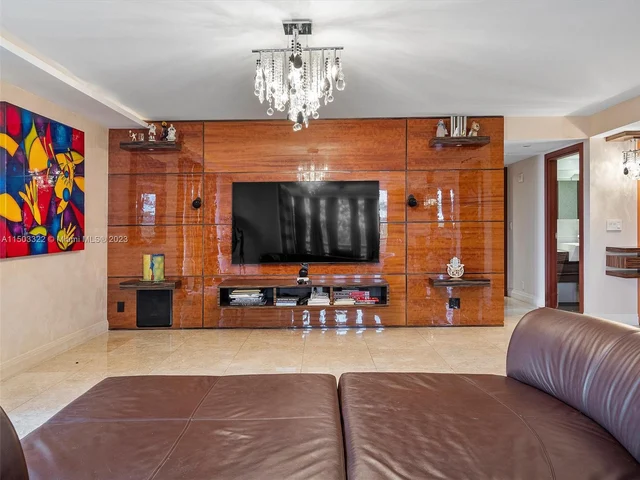 19667 Turnberry Way # 3E, Aventura FL 33180