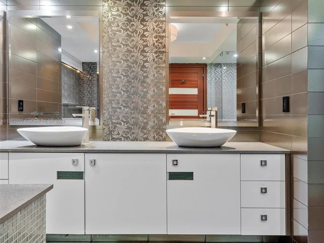 19667 Turnberry Way # 3E, Aventura FL 33180