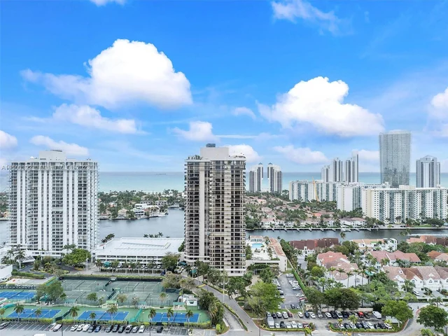 19667 Turnberry Way # 3E, Aventura FL 33180