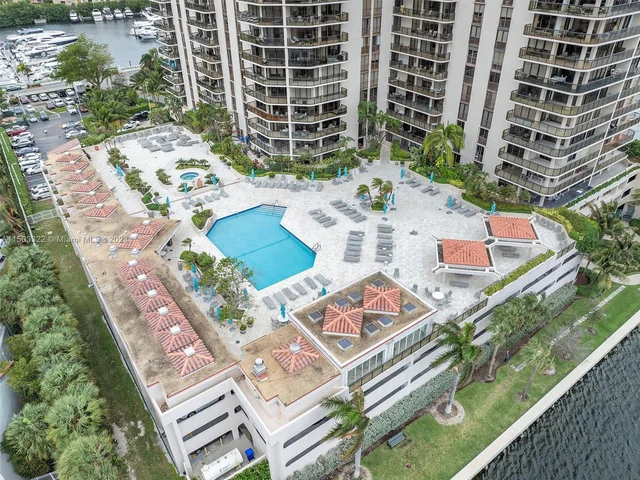 19667 Turnberry Way # 3E, Aventura FL 33180