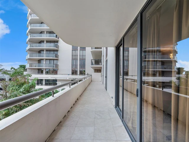 19667 Turnberry Way # 3E, Aventura FL 33180