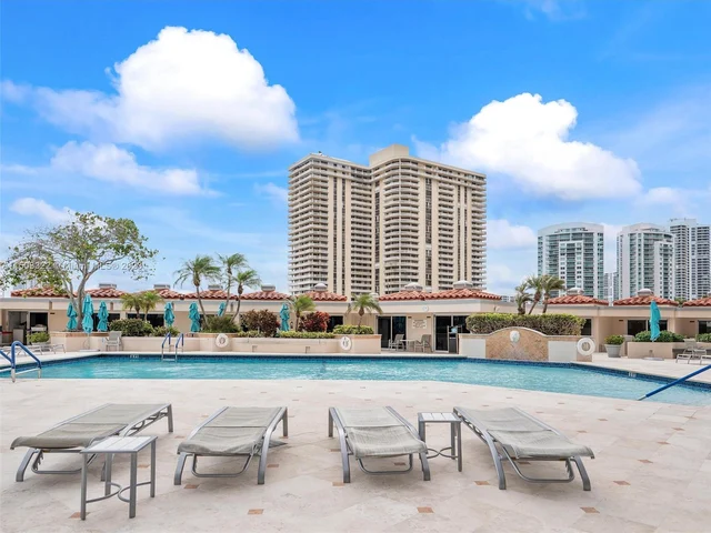 19667 Turnberry Way # 3E, Aventura FL 33180