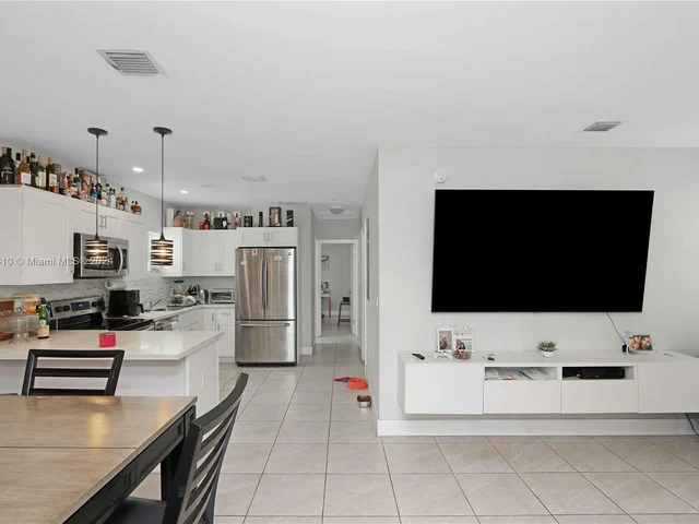 1500 NE 183rd St, North Miami Beach FL 33179