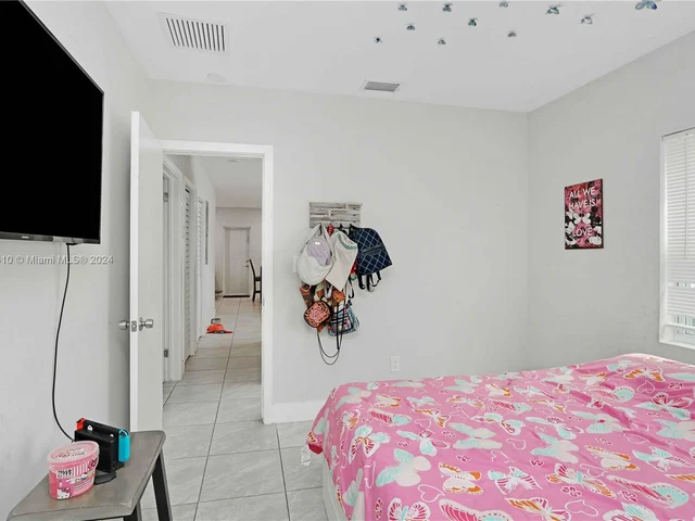 1500 NE 183rd St, North Miami Beach FL 33179