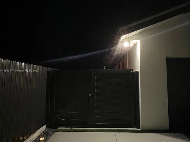 1316 SW 139th Pl, Miami FL 33184