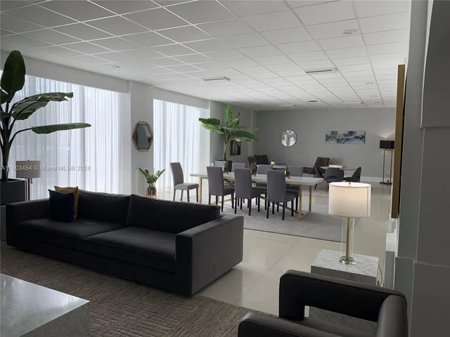 3140 S Ocean Dr # 1012, Hallandale Beach FL 33009