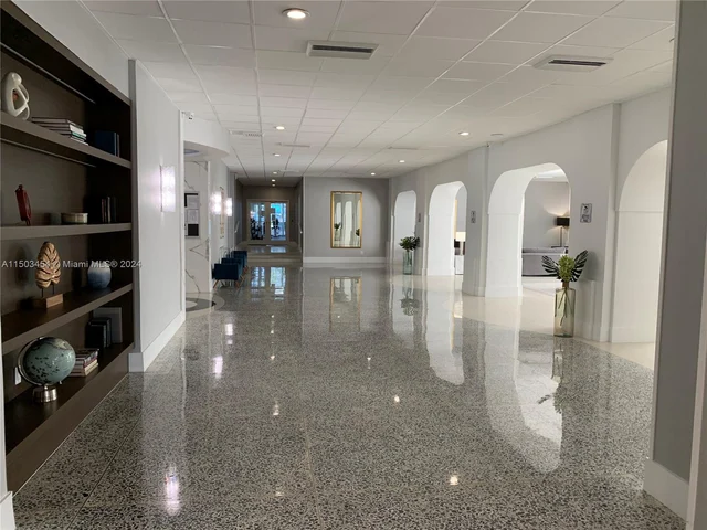 3140 S Ocean Dr # 1012, Hallandale Beach FL 33009
