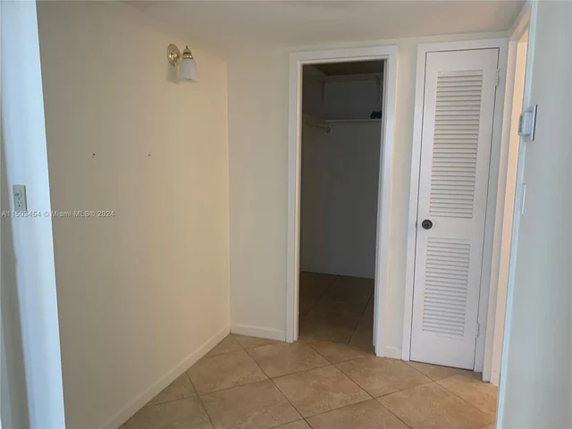3140 S Ocean Dr # 1012, Hallandale Beach FL 33009