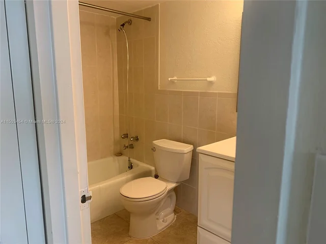 3140 S Ocean Dr # 1012, Hallandale Beach FL 33009