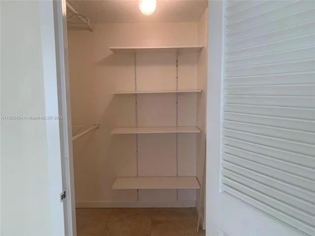 3140 S Ocean Dr # 1012, Hallandale Beach FL 33009