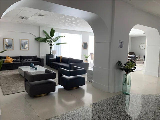 3140 S Ocean Dr # 1012, Hallandale Beach FL 33009