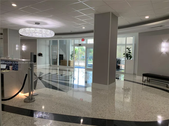 3140 S Ocean Dr # 1012, Hallandale Beach FL 33009