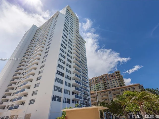3140 S Ocean Dr # 1012, Hallandale Beach FL 33009