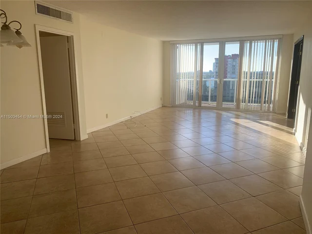 3140 S Ocean Dr # 1012, Hallandale Beach FL 33009
