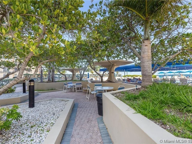 3140 S Ocean Dr # 1012, Hallandale Beach FL 33009