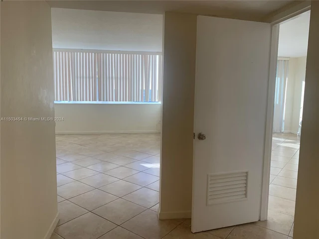 3140 S Ocean Dr # 1012, Hallandale Beach FL 33009