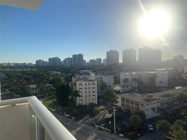 3140 S Ocean Dr # 1012, Hallandale Beach FL 33009