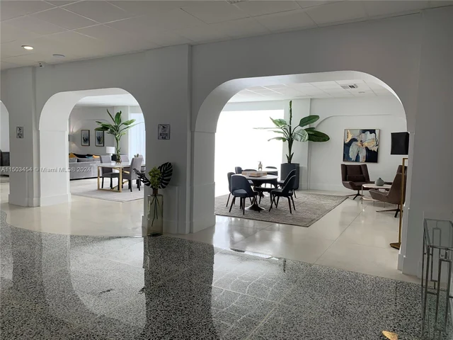 3140 S Ocean Dr # 1012, Hallandale Beach FL 33009