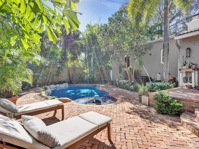 700 N Victoria Park Rd, Fort Lauderdale FL 33304