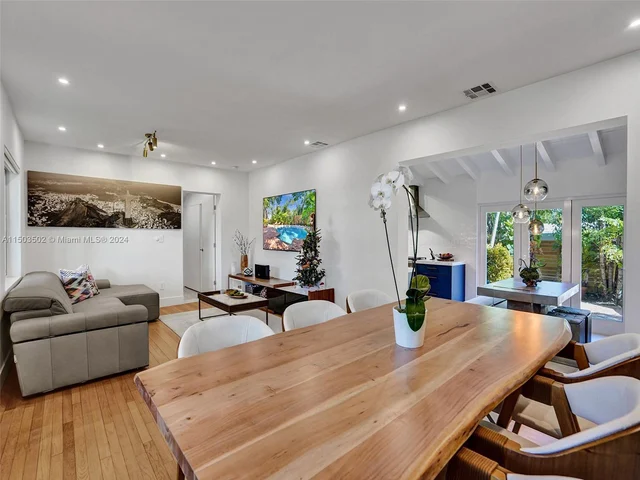 700 N Victoria Park Rd, Fort Lauderdale FL 33304