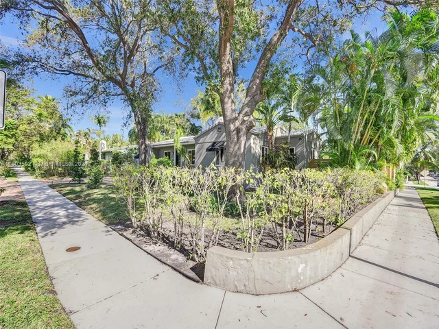 700 N Victoria Park Rd, Fort Lauderdale FL 33304