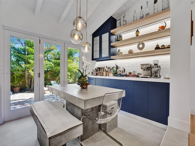 700 N Victoria Park Rd, Fort Lauderdale FL 33304