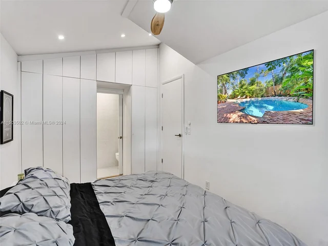 700 N Victoria Park Rd, Fort Lauderdale FL 33304