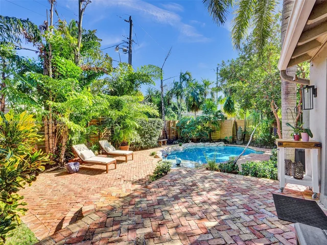 700 N Victoria Park Rd, Fort Lauderdale FL 33304