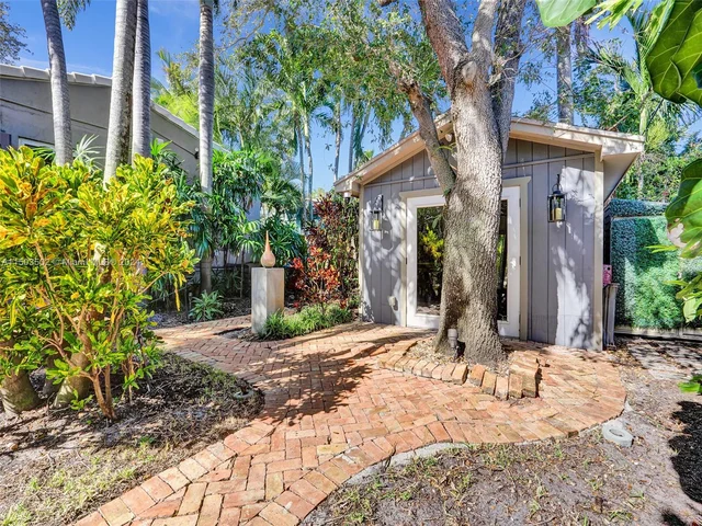 700 N Victoria Park Rd, Fort Lauderdale FL 33304