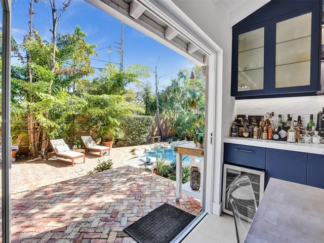 700 N Victoria Park Rd, Fort Lauderdale FL 33304